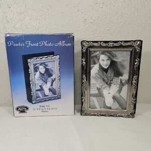 NIB La Vie Black Velvet Photo Album with Front Pewter Frame Holds 100 4"x6" pics